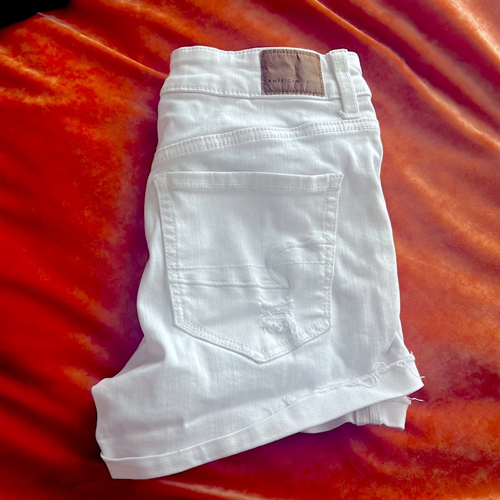 American Eagle White High Rise Shortie with Flower Detailing